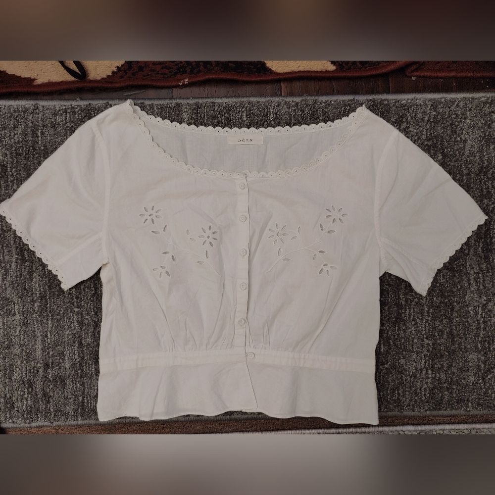Doen White Embroidered Blouse